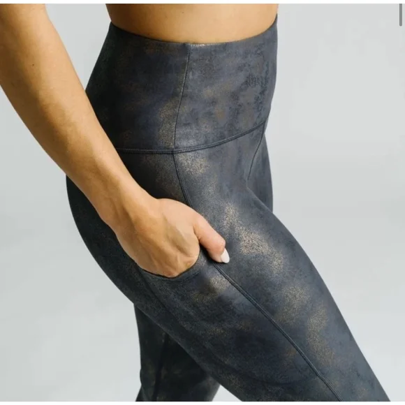 Women's Zyia Burnished Copper Pocket Light n
Tight Hi-rise 7/8 24" (12) - Picture 2 of 7